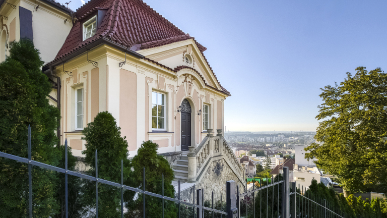 Exceptional Baroque Villa, Prague 9 – Vysočany