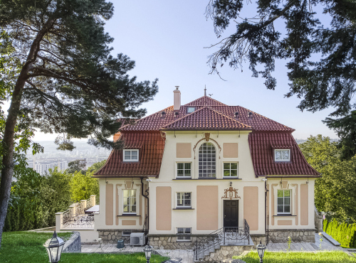 Zahraničné nehnuteľnosti - Prvorepubliková vila, Praha 9 – Vysočany