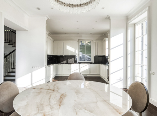 Zahraničné nehnuteľnosti - Prvorepubliková vila, Praha 9 – Vysočany