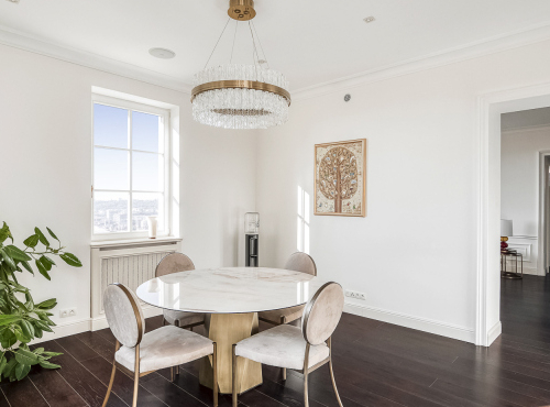 Zahraničné nehnuteľnosti - Prvorepubliková vila, Praha 9 – Vysočany