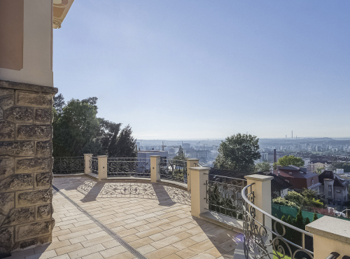 Zahraničné nehnuteľnosti - Prvorepubliková vila, Praha 9 – Vysočany