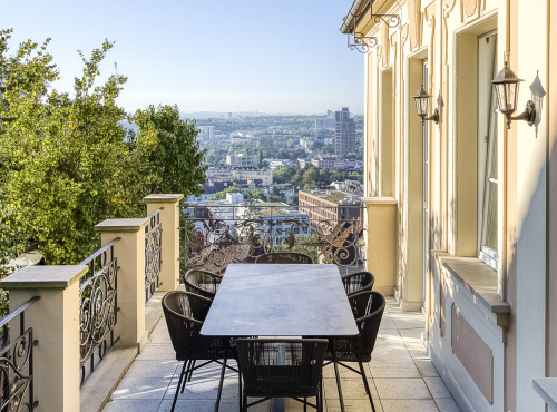 Zahraničné nehnuteľnosti - Prvorepubliková vila, Praha 9 – Vysočany