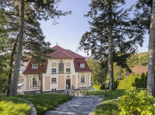 Zahraničné nehnuteľnosti - Prvorepubliková vila, Praha 9 – Vysočany