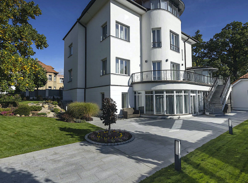 Zahraničné nehnuteľnosti - Elegantná vila, Praha 6 – Hanspaulka
