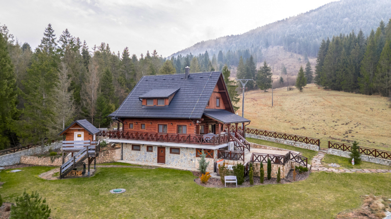 Authentic log house in the Malá Fatra region, Žilina – Terchová