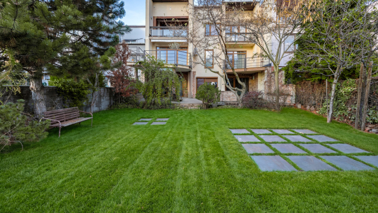 Family House on Ambrová Street, BA III – Nové Mesto