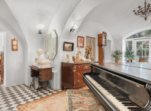 Predaj - Renesančný meštiansky dom v srdci historickej Trnavy, Trnava