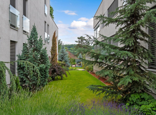 Prenájom - Zariadený byt pri Kalvárii, BA I – Staré Mesto